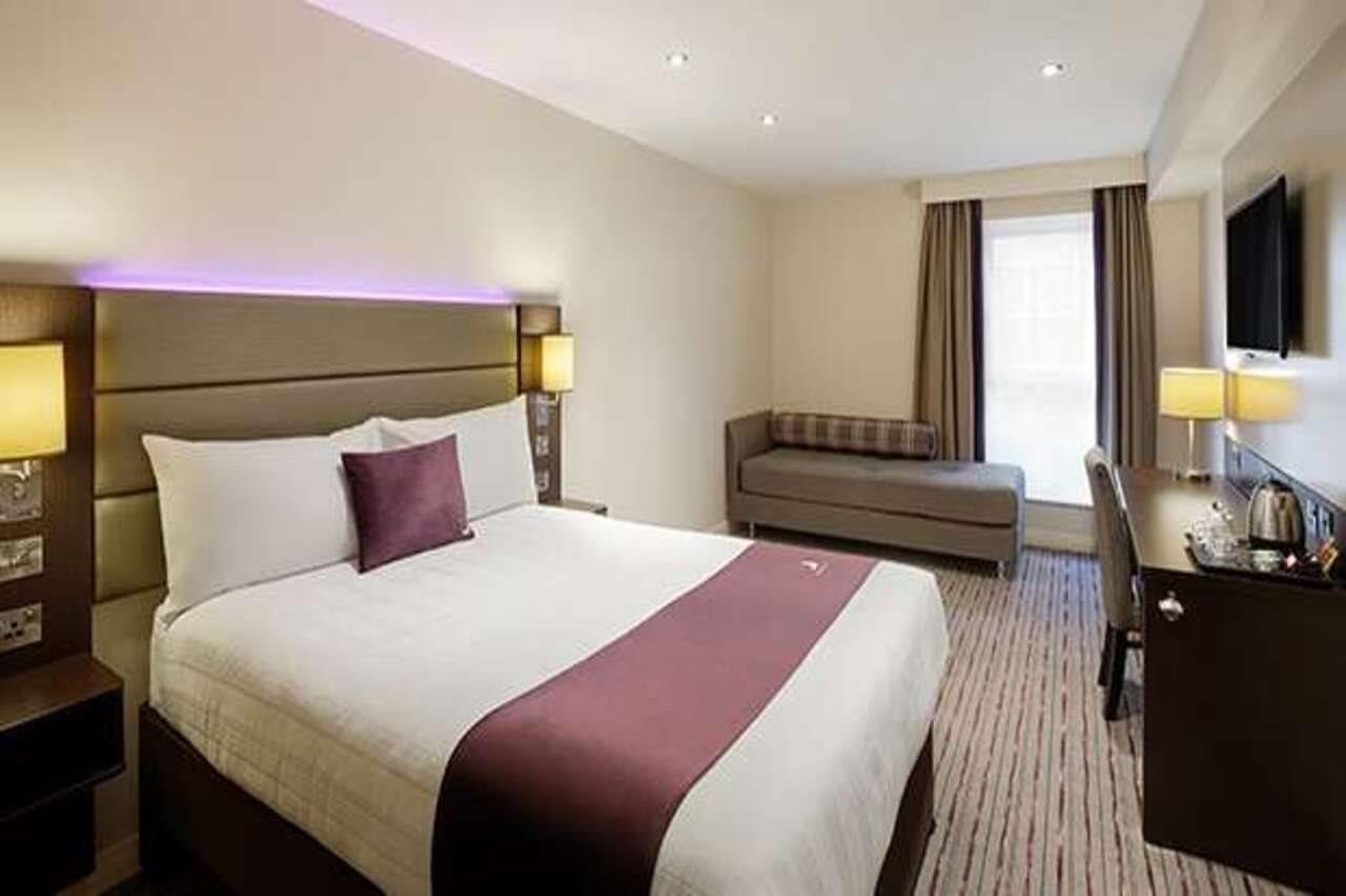 Premier Inn Bath City Centre Bagian luar foto